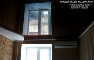 Лак 571. Тёмно-коричневый натяжной потолок в спальне. / Натяжные потолки в Николаеве. /