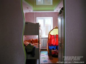 Лак 652. Зелёный натяжной потолок в детской. / Натяжные потолки в Николаеве. /
