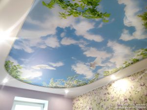 Натяжной потолок в детской с фотопечатью Небо